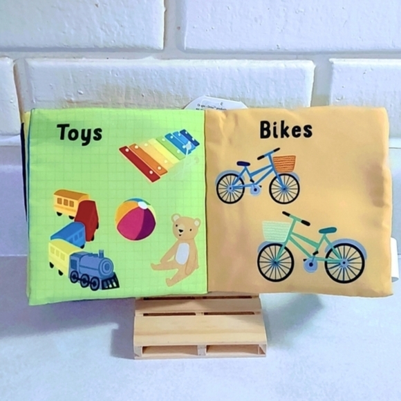 SANTA'S WORKSHOP GIGGLE + GROW HOLIDAY MINI SOFT BOOK AGES  0+ - Picture 5 of 7